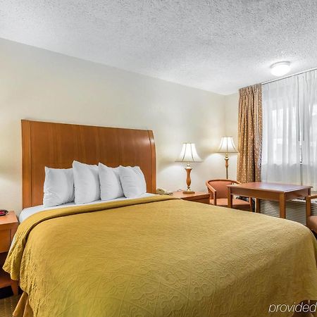 Quality Inn & Suites Bakersfield Exterior photo
