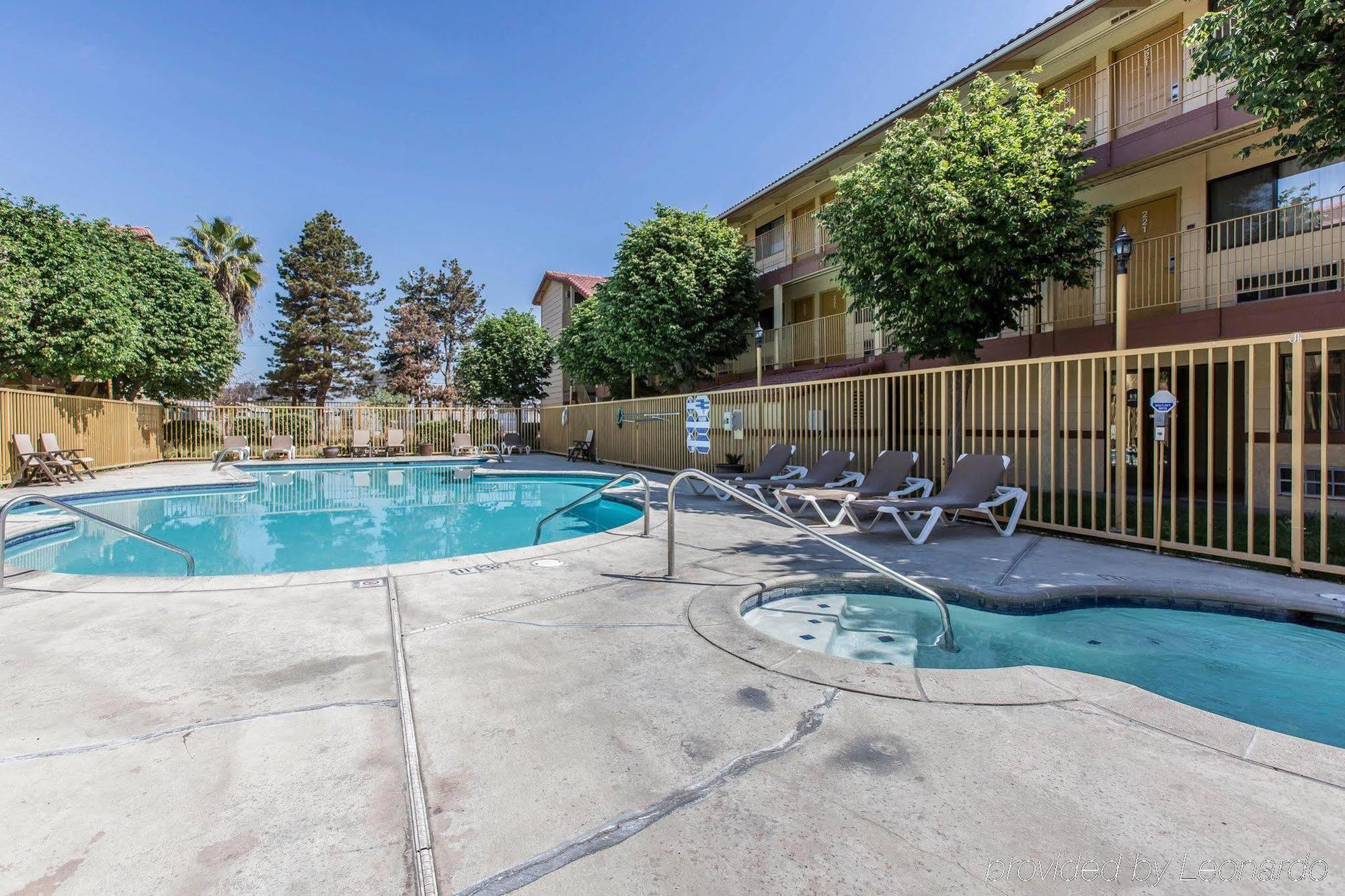 Quality Inn & Suites Bakersfield Exterior photo
